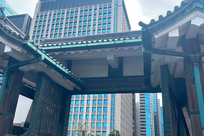 Imperial Palace to Tokyo Station Historical Walking Tour - Ninomaru Garden and Suwa-no-chaya