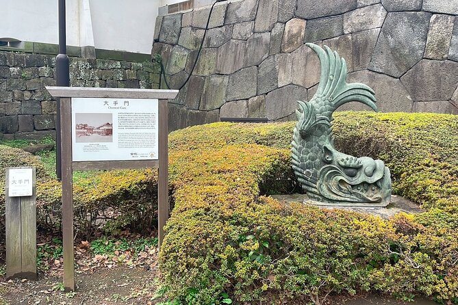 Imperial Palace to Tokyo Station Historical Walking Tour - Plum Tree Hill and the old castle keep