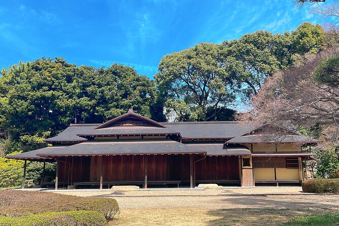 Imperial Palace to Tokyo Station Historical Walking Tour - The restoration model and Honmaru grounds