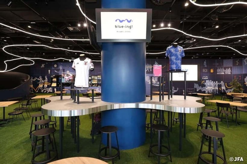 Japan Football Association museum tour at 「blue-ing!」 - How the English tour works in practice