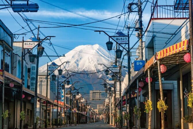 Japan's Best Mount Fuji Tour - A short Mount Fuji viewing stop
