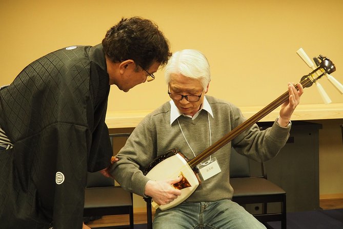 Japanaese tradtional Tsugaru Shamisen music lesson in Tokyo - The advanced techniques and music explanation