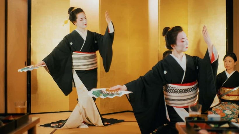Japanese Traditional Entertainment Experience in Tokyo - Key points at a glance