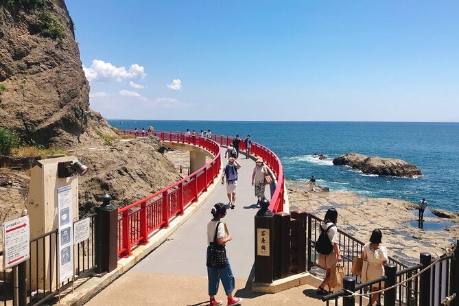Kamakura and Yokohama Private Tour with Bilingual Chauffeur - Yokohama Chinatown for Food and City Energy