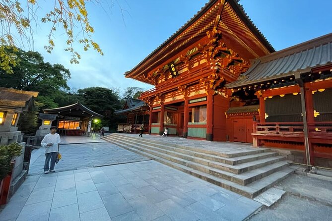 Kamakura Full Day Walking Tour with Local Expert Guide and Pickup - Komachi-dori for snacks and local shopping