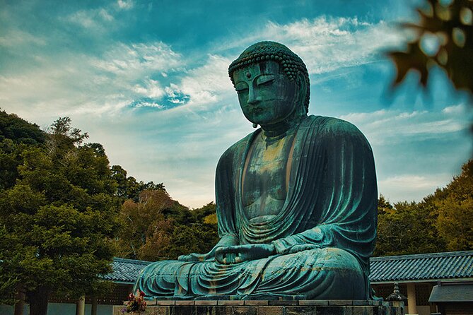 Kamakura Full Day Walking Tour with Local Expert Guide and Pickup - Meeting your guide and getting around by train