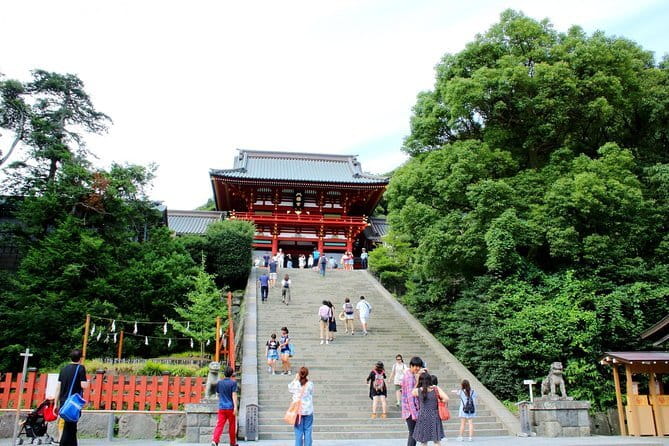Kamakura Walking Tour with Local Guide Including Hokokuji Temple - What you pay, and what the price delivers