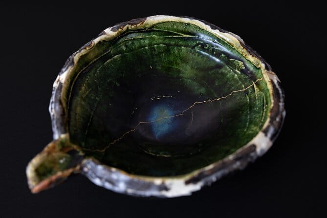Kintsugi Workshop Class in Shibuya, Tokyo with mon cadeau - A step-by-step repair with Michiko and Yuki
