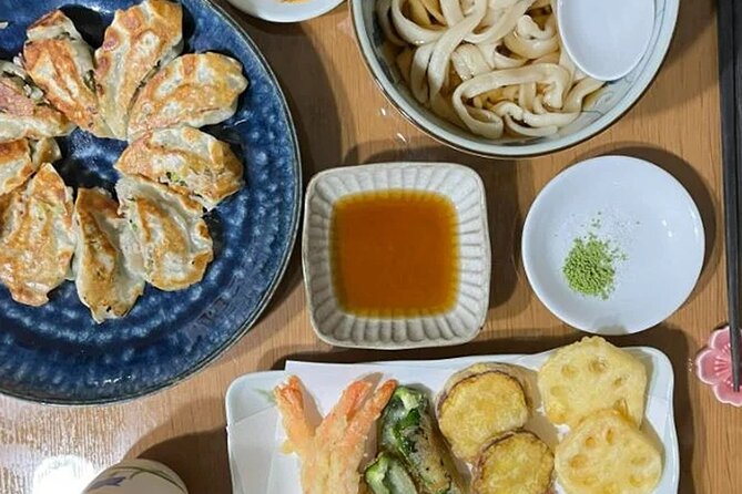 Learn to Make Home Style Tempura Udon and Gyoza - Frying tempura without losing the crunch