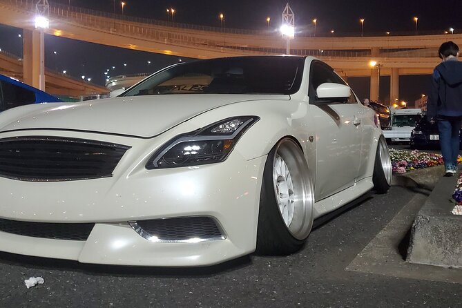 Luxury van Ride to famous car meet up spot Daikoku - The guide, vehicle, and group size