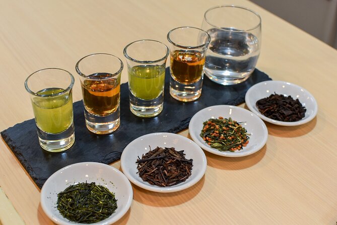 Matcha Experience with of Japanese Tea Tasting in Tokyo - Step five: matcha and hojicha lattes