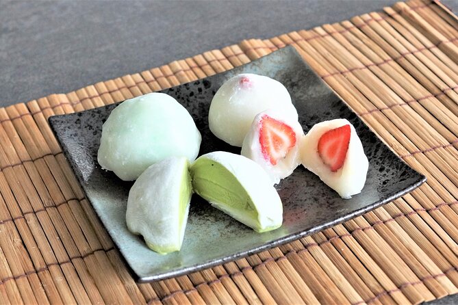 Mochi Making at a Private Studio in Tokyo - Watching the mochi ice cream demonstration
