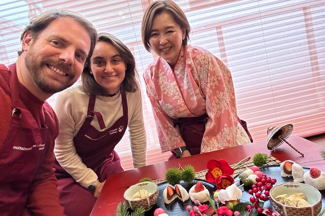 Mochi Sweets Making Class in Tokyo - Tasting your work with Japanese tea