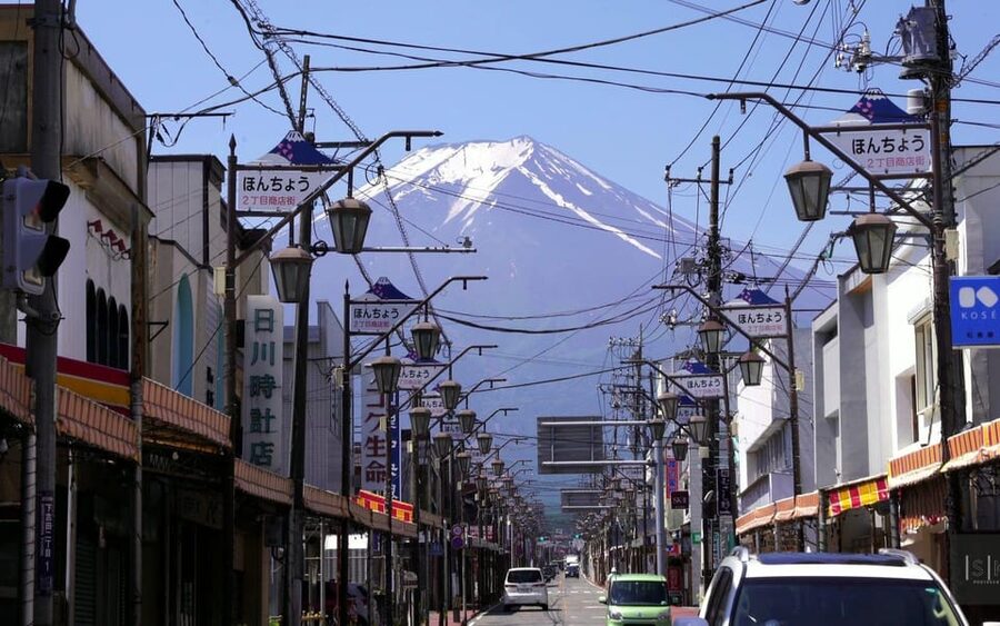 Mount Fuji 1-Day Trip: the Hottest Photography Tour - What the guide adds to the day
