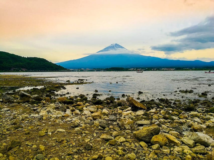 Mount Fuji Full-Day Private Sightseeing Tour with Guide - What the guides add to the day