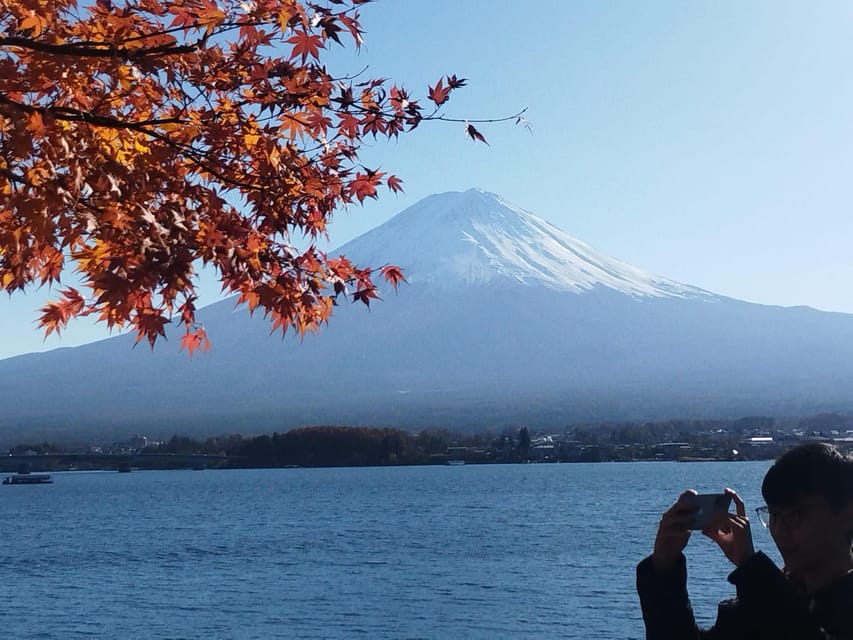 Mount Fuji-Lake Kawaguchi Private Tour with Bilingual Driver - Weather, traffic, and the search for a clear Fuji