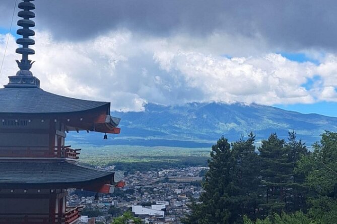 Mount Fuji Private Tour from Tokyo with English Speaking Driver - Chureito Pagoda and the classic Fuji photograph