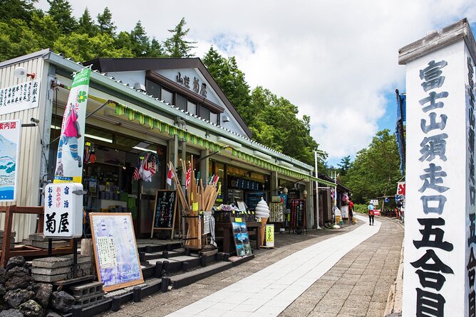 Mt. Fuji 5th, Oshino Hakkai, Onsen Full-Day Trip From Tokyo - Timing, group size, and the return to Tokyo