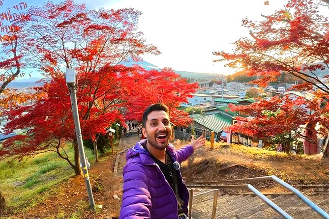 Mt Fuji and Lake Kawaguchiko Bus Day Tour with English Guide - Oishi Park through lavender and autumn color