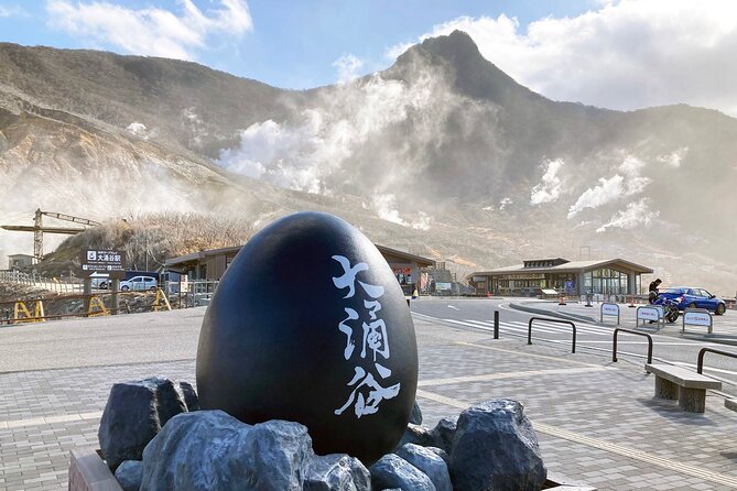 Mt. Fuji & Hakone Bus Tour Bullet Train Return & 28-Hotel Pick-up - Hakone Shrine and its famous lakeside torii
