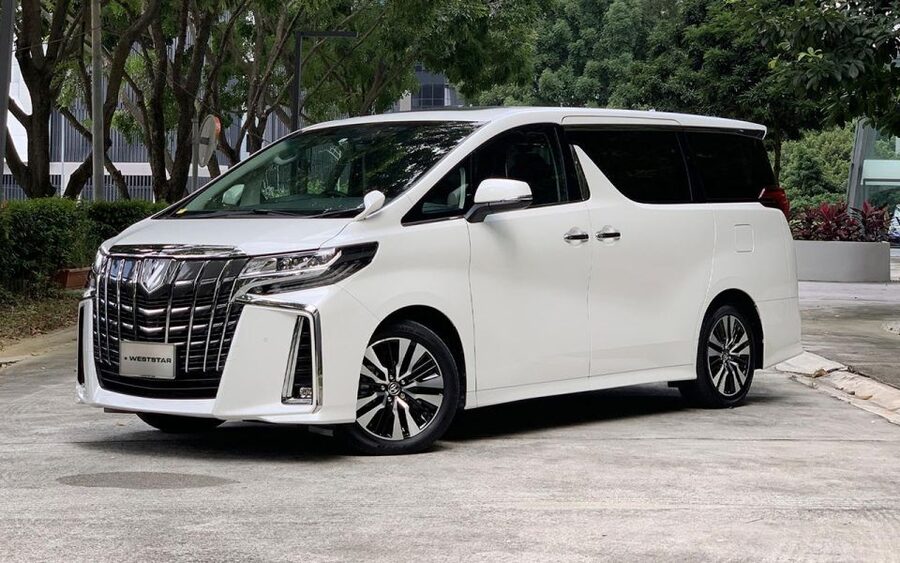 Mt Fuji : Private 10-Hour Luxury Tour by Exclusive Car - Inside the Toyota Alphard