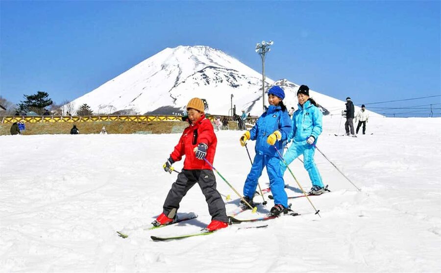 Mt. Fuji Skiing Experience- YETI Ski Resort & Onsen Day Trip - Four slopes at Fujiyama Snow Resort Yeti