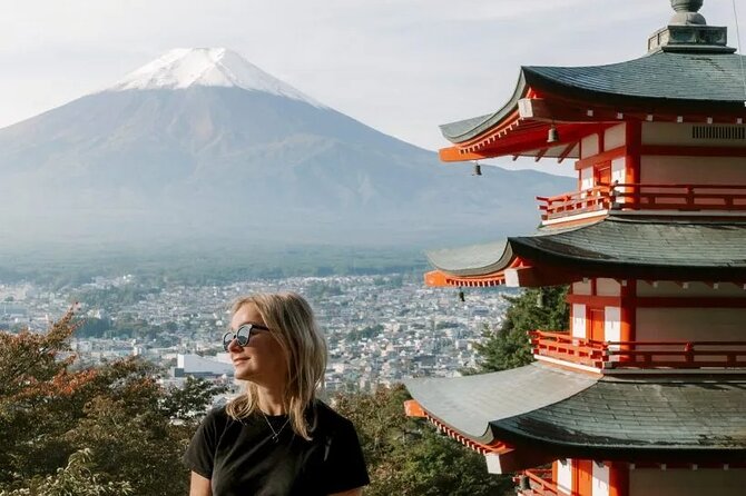 Mt Fuji Tour with Japanese Local Guide on Private Car from Tokyo - Chureito Pagoda and the classic Fuji photograph