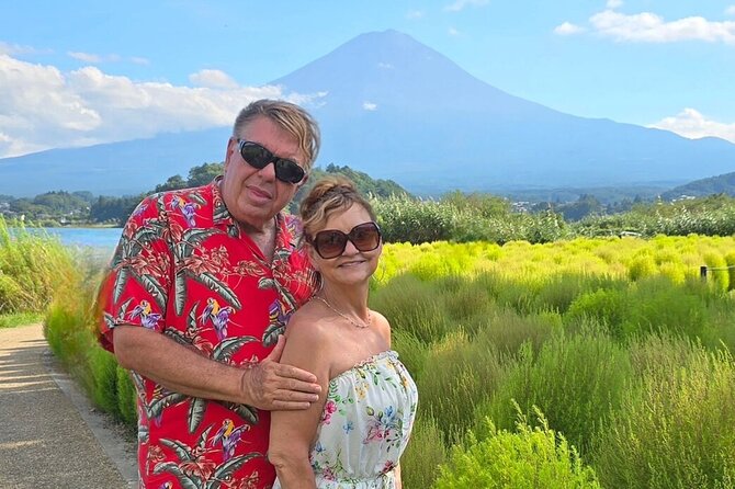 Mt Fuji Tour with Japanese Local Guide on Private Car from Tokyo - Lake Kawaguchi for lunch and open views