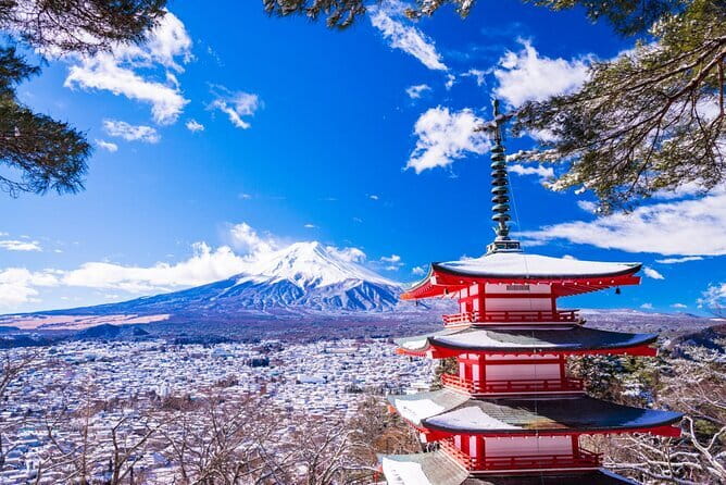 Mt. Fuji Tours to Lake Kawaguchi and Yamanaka Onsen English Guide - Lake Yamanaka combines a view with a hot spring choice
