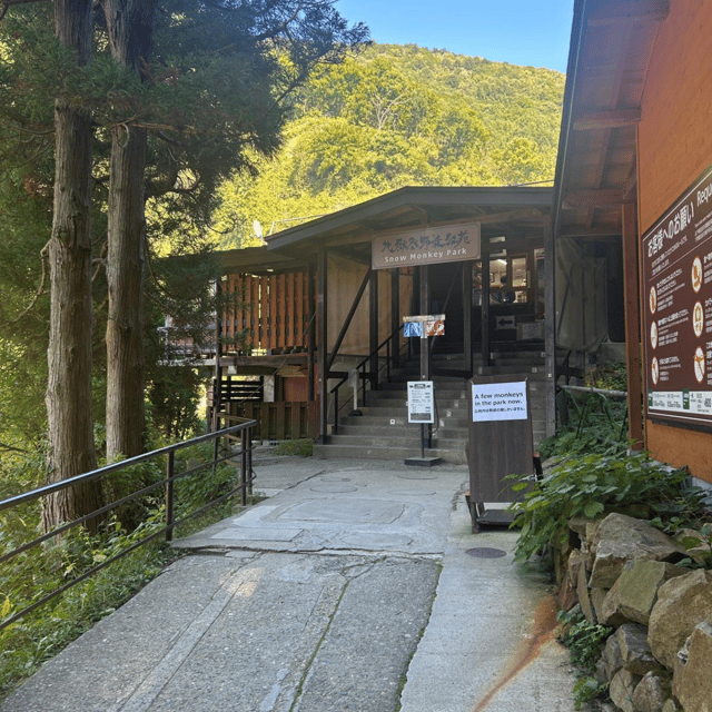 Nagano/Tokyo: Snow Monkey Private Day Tour At Lowest Rate - Zenko-ji Temple gives the day a spiritual center