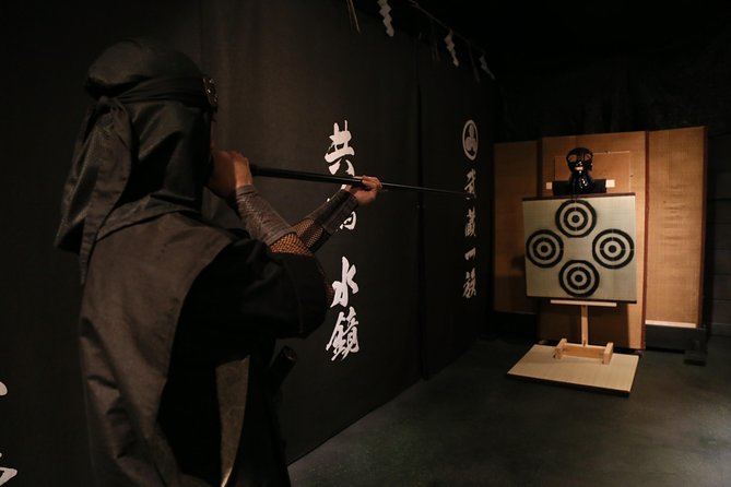 Ninja Lesson in Tokyo – 1 Hour Hands-On with Japanese Master - Putting on the ninja uniform