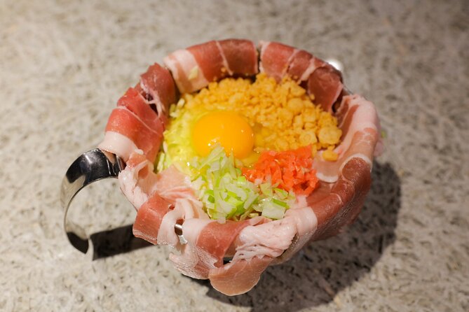 Okonomiyaki making experience~Japanese popular food - Arriving at the Shinjuku meeting point