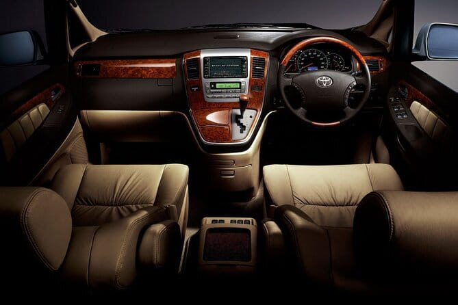 Private Airport Transfer Tokyo City to Haneda Airport HND - The strongest part: careful, courteous drivers