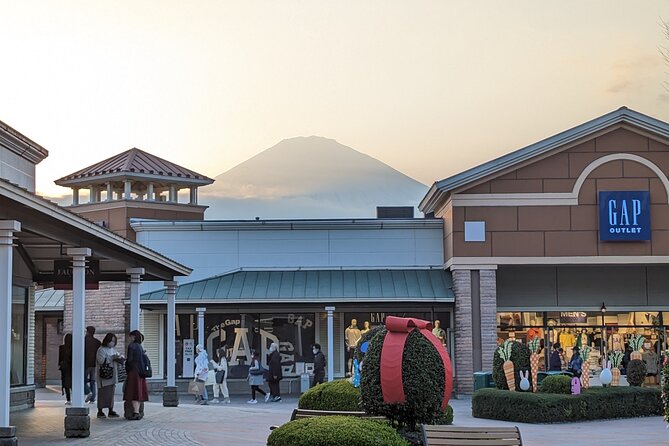 Private Car Mt Fuji and Gotemba Outlet in One Day from Tokyo - Choosing the right four to six stops