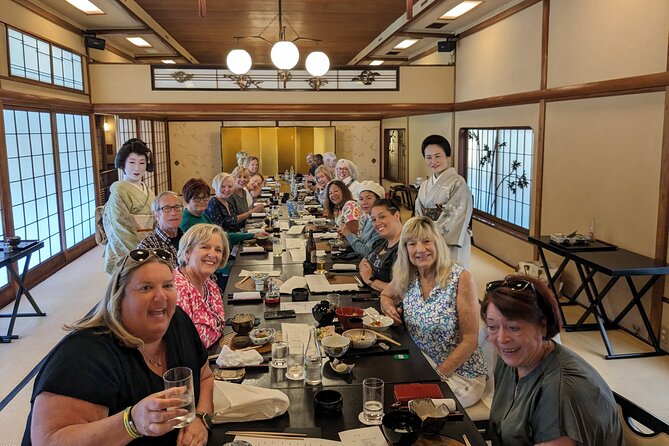 Private Customizable Car and Mini Van Tour in Tokyo - Shinjuku and the Tokyo Metropolitan Government Building