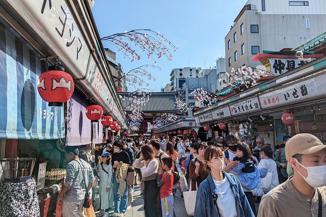 Private Day Tour In Tokyo with a Native English Speaker - Tsukiji: food, market culture, and a practical lunch stop
