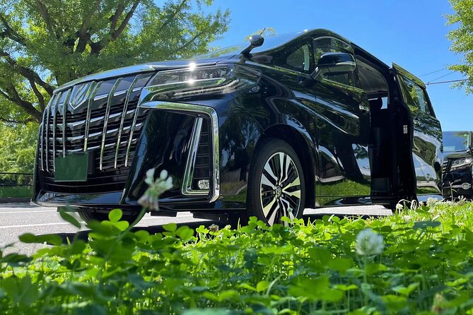 Private departure transfer from Tokyo City to Narita International airport - Private space is the main advantage for groups