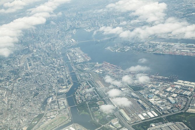 Private Departure Transfer : Tokyo Disney to Haneda International Airport - Who should book this transfer