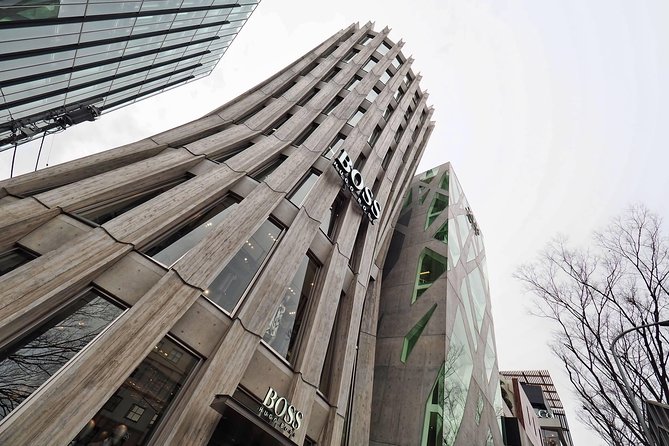 Private Harajuku Omotesando Architecture Walking Tour - The side streets and a short cafe pause