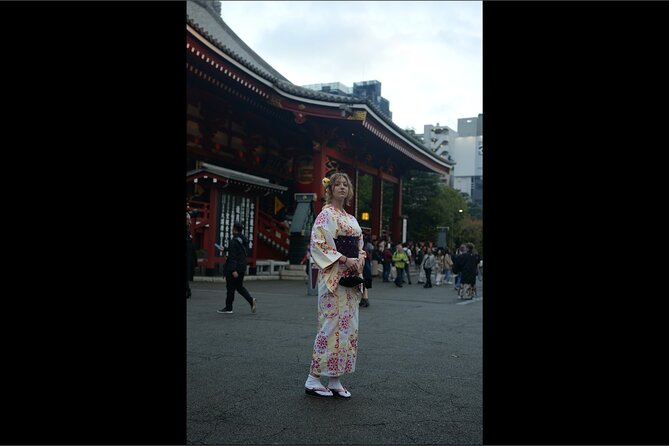 Private Kimono Photo Shooting tour at Asakusa by Local Japanese - Senso-ji: the main stage for your photographs