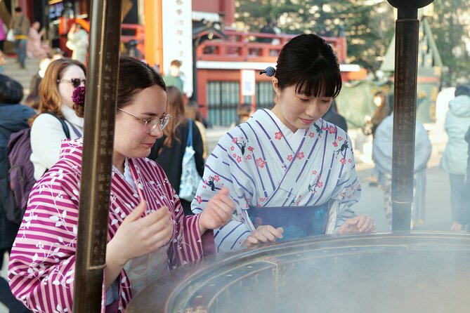 Private Kimono Photo Shooting tour at Asakusa by Local Japanese - Choosing the kimono and understanding the extra cost