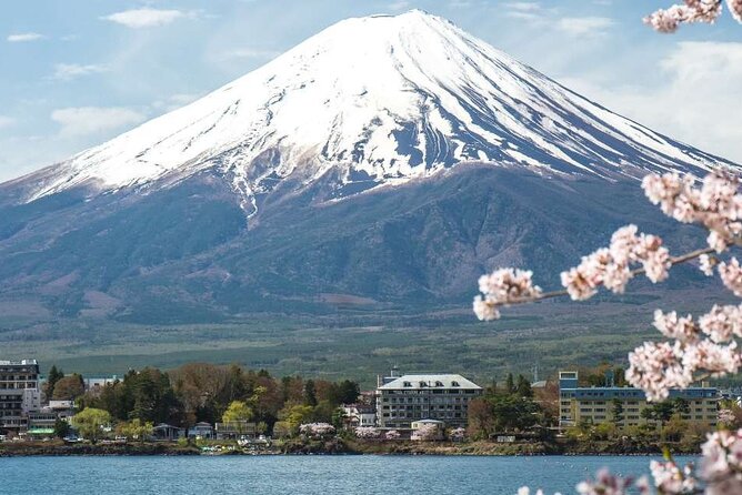 Private Mt. Fuji Custom Tour from Tokyo - Lake Kawaguchi gives the day a slower hour