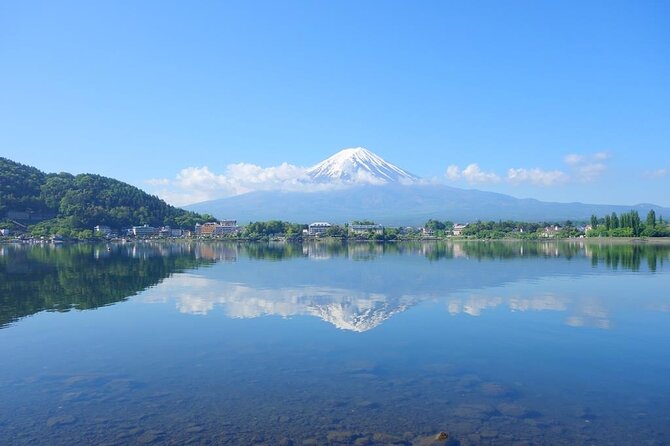 Private Mt. Fuji Custom Tour from Tokyo - Oshino Hakkai adds village character