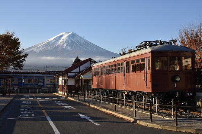 Private Mt Fuji, Hakone and Tokyo Tour - English Speaking Driver - Oshino Hakkai shows Fuji’s water at ground level
