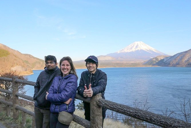 Private Mt Fuji Tour from Tokyo: Scenic BBQ and Hidden Gems - Arakurayama Sengen Park and the classic Fuji photograph