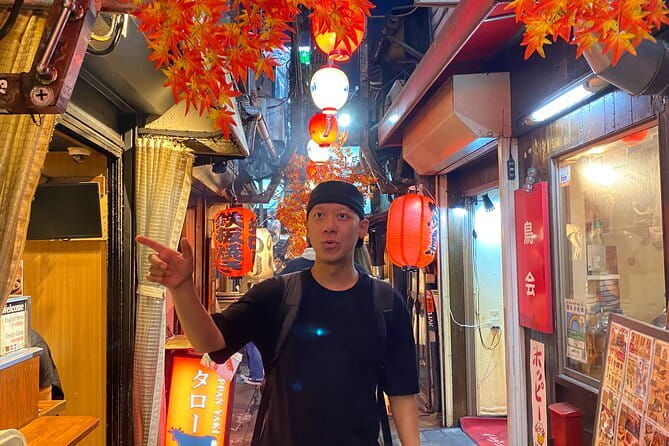 [Private]Shinjuku Golden Gai Bar Hopping w/ Japanese Local Guide - Kabukicho connects the food alley to Golden Gai