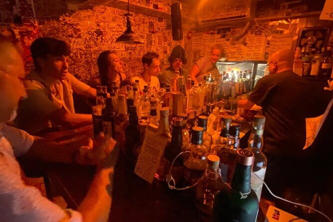 [Private]Shinjuku Golden Gai Bar Hopping w/ Japanese Local Guide - Golden Gai is the main event