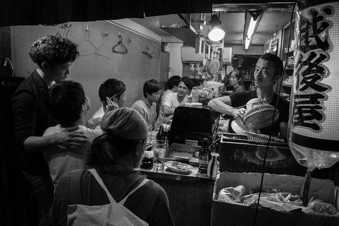 Private Shinjuku Nightlife Walking Tour & Golden-Gai Bar Crawl - The real pleasure is the guide