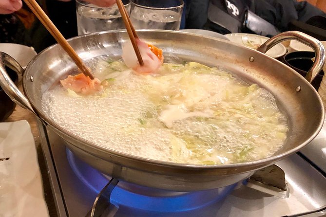 Private Tokyo food scene 6 hour experience: Depatika, street food, izakaya - What the private format adds