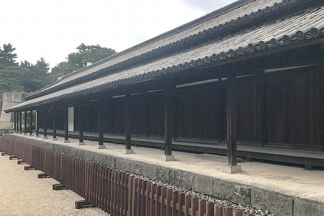 Private Tour - History, Art and Nature at the Imperial Palace - Chidorigafuchi offers a scenic finish
